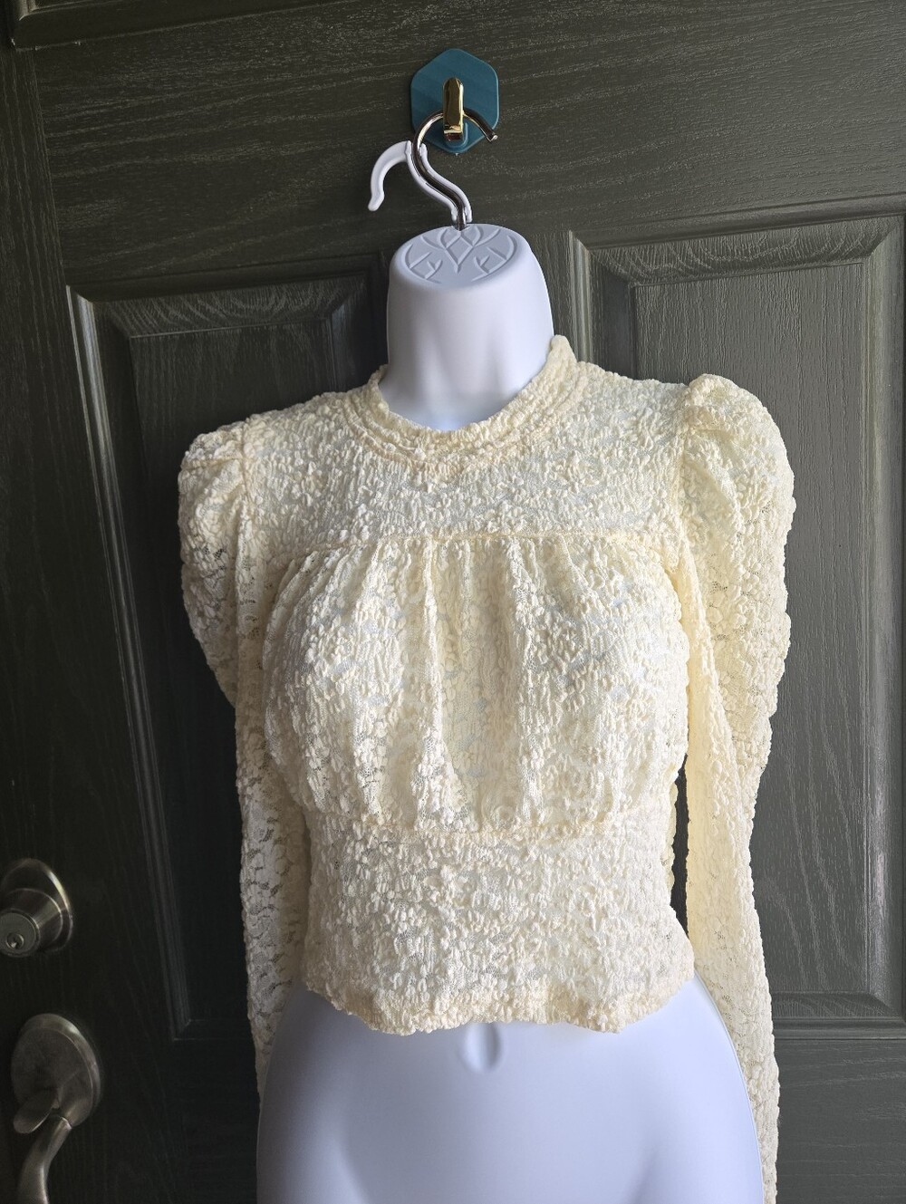 Cute Beige Lace Top - XS
